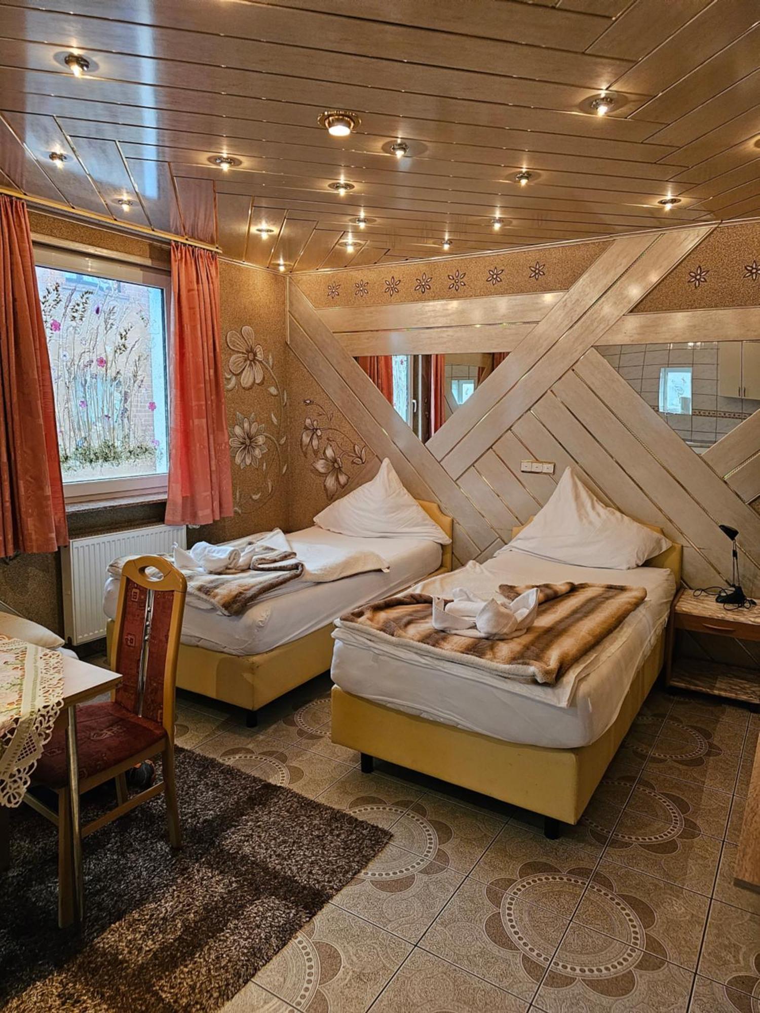 Hotel Tenne Viernheim Bagian luar foto