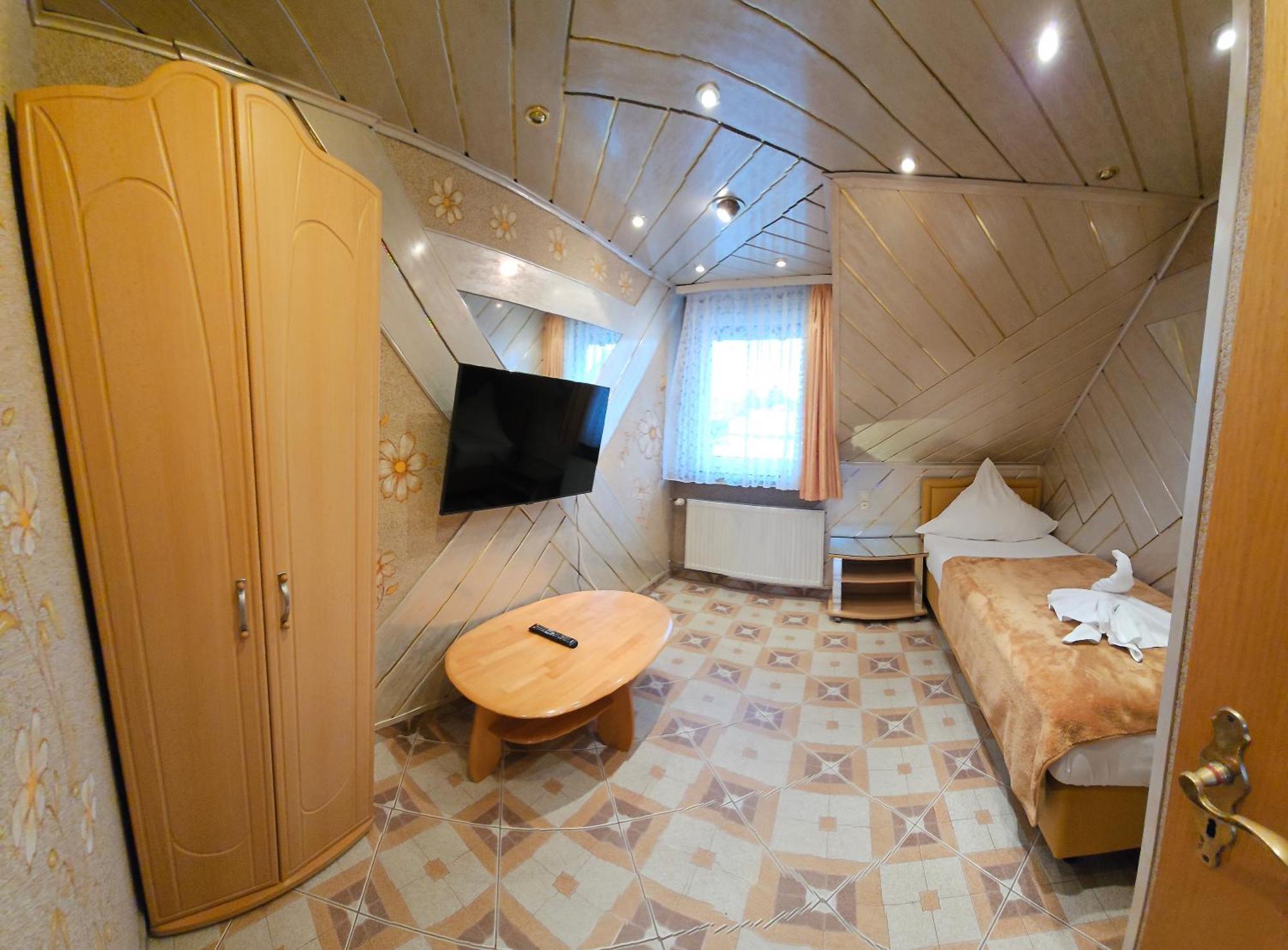 Hotel Tenne Viernheim Bagian luar foto