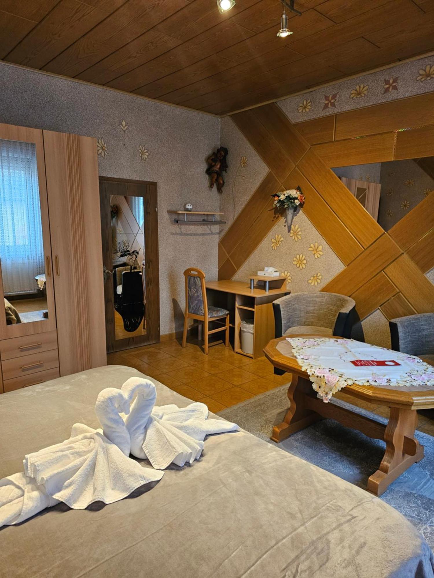 Hotel Tenne Viernheim Bagian luar foto