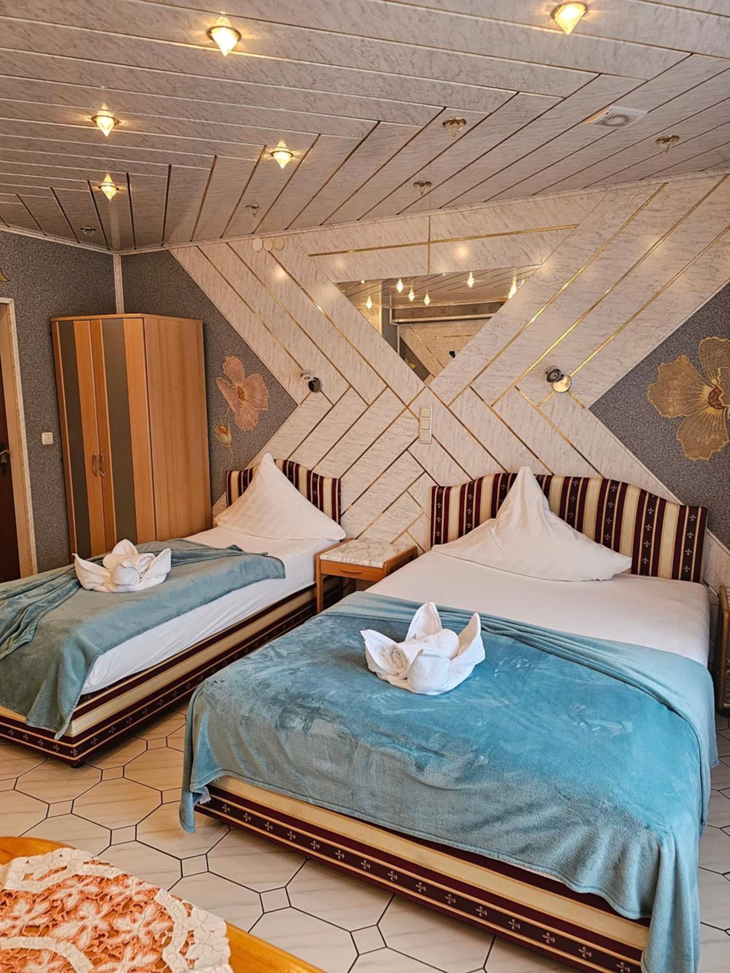 Hotel Tenne Viernheim Bagian luar foto