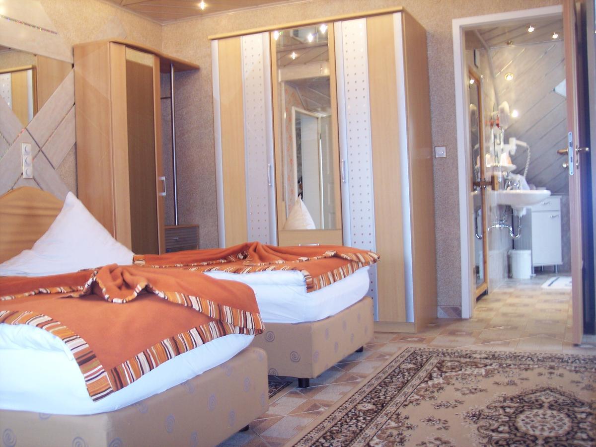 Hotel Tenne Viernheim Bagian luar foto