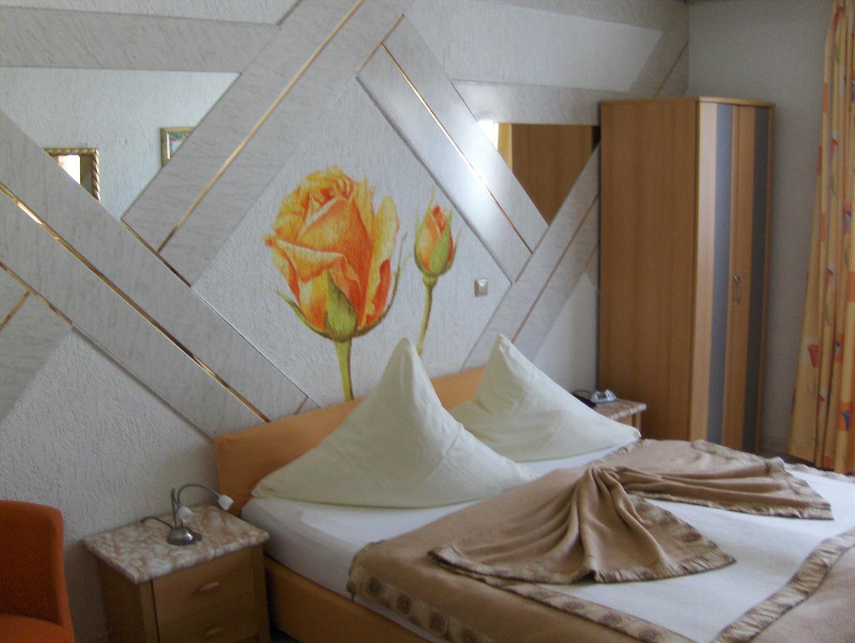 Hotel Tenne Viernheim Bagian luar foto